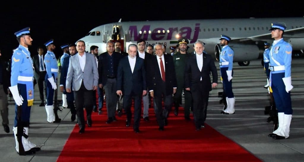 U.S., Iranian delegations head to Pakistan, renewing hopes for diplomatic end to war